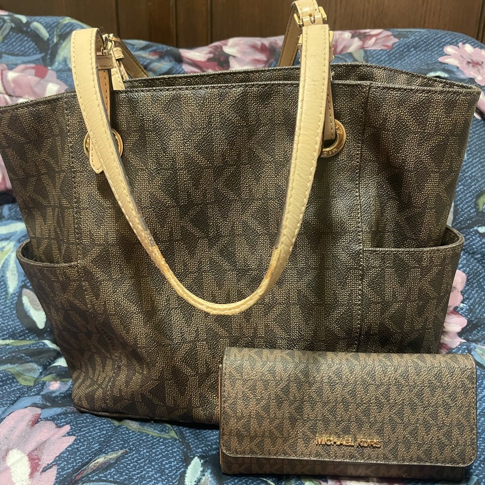 Michael Kors Signature Brown Tote and Wallet